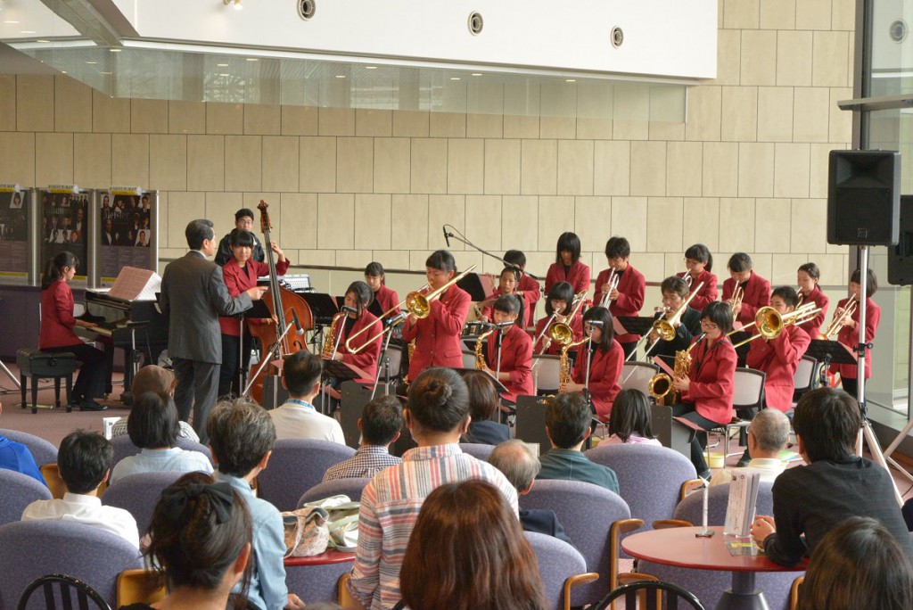 有名映画音楽CharedeをSAMBAでKANAKO