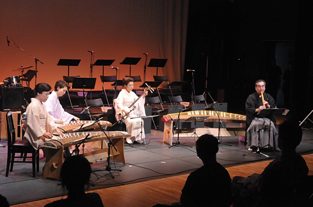 休憩の後は北川聖子さんと二十四節季アンサンブルの皆さん。和の響きを奏でていただきました。